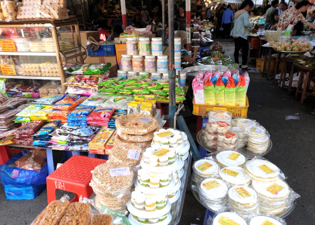 điểm mua sắm an giang, chợ tịnh biên, đến chợ tịnh biên thưởng thức các món ăn từ côn trùng