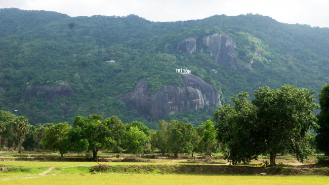 Núi Cô Tô (Phụng Hoàng Sơn) – Điểm đến hấp dẫn ở Tri Tôn, An Giang