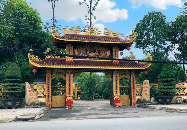 Vãn cảnh chùa Bửu Lâm ở Tiền Giang