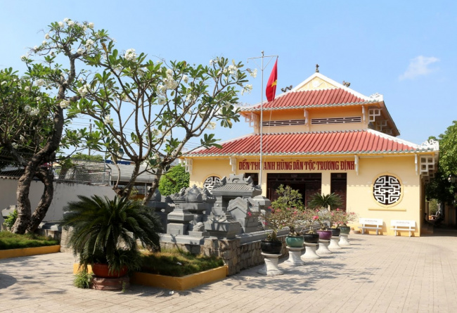 Di tích Lăng mộ và Đền thờ Trương Định ở Gò Công – Tiền Giang
