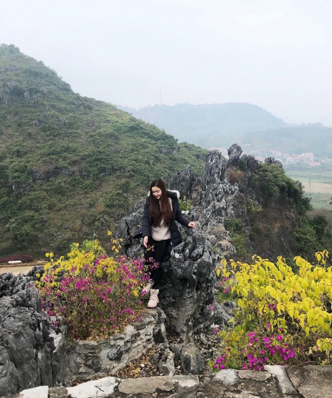 lang son destination, to thi lang son mountain, to thi mountain, admire the beautiful scenery of to thi lang son mountain, once entered into the majestic poetry and literature 