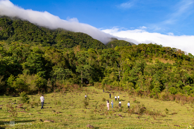ecotourism, quảng trị, sa mu pass, van kieu people, wanderous, tour to explore the forest and life of the van kieu people
