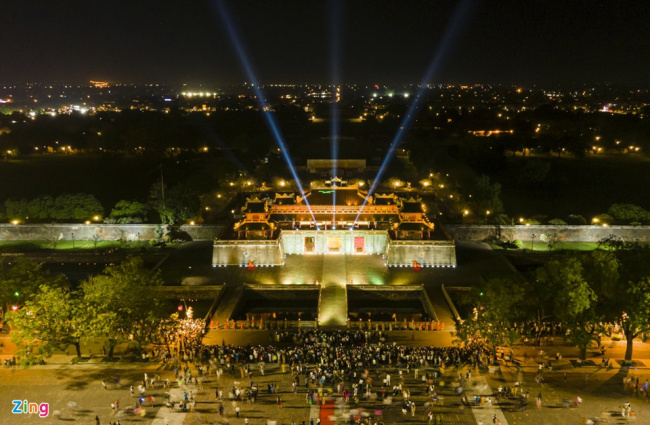 hue imperial citadel, tourists crowded to see the night street in hue imperial citadel