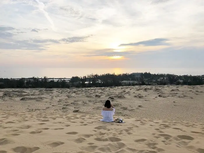 Lạc vào sa mạc quyến rũ đa sắc: Cồn cát Quang Phú