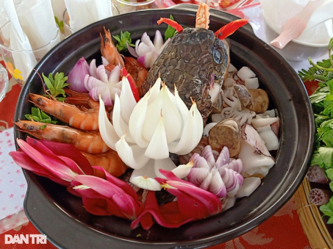 ca mau tourism, fish sauce hot pot, hive, u minh ha, on this occasion of april 30, come back to u minh ha to eat specialties of fish sauce hotpot, watch the “terrible” honeycomb￼