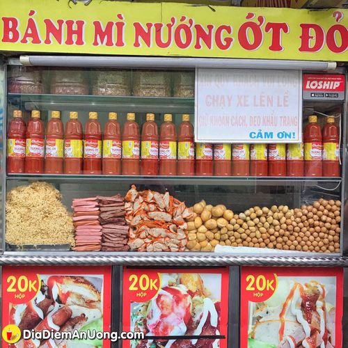 tìm đâu ra hàng bánh mì muối ớt 20k topping ngập hộp, không đối thủ ở tân phú