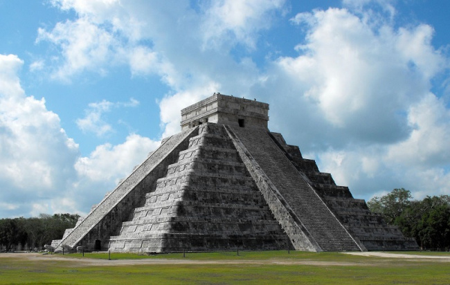 những kim tự tháp ấn tượng nhất mexico