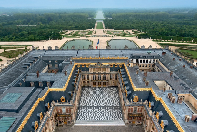 Lạc Lối Trong Lâu đài Versailles