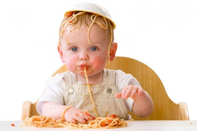 bé ăn dặm, ăn thô, ăn dặm, những điều mẹ cần lưu ý khi tập cho trẻ ăn thô