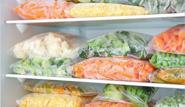 Lưu ý về cách bảo quản rau trên ngăn đá tủ lạnh