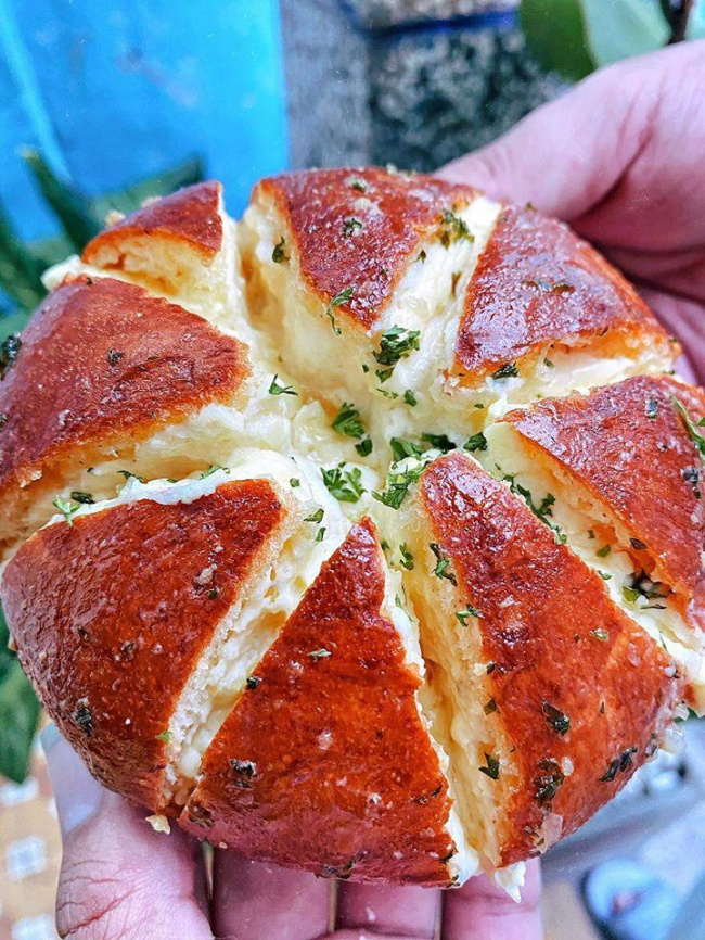 5 tiệm bánh mì bơ tỏi phô mai đà nẵng ‘ngon nứt vách’ bạn nên thử một lần