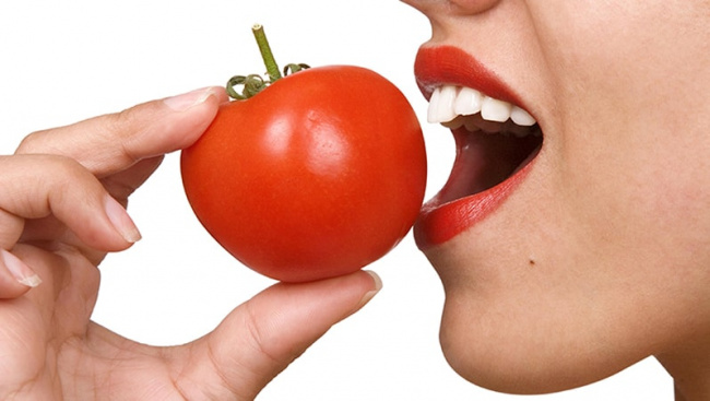 Cần chú ý những gì khi ăn cà chua thô