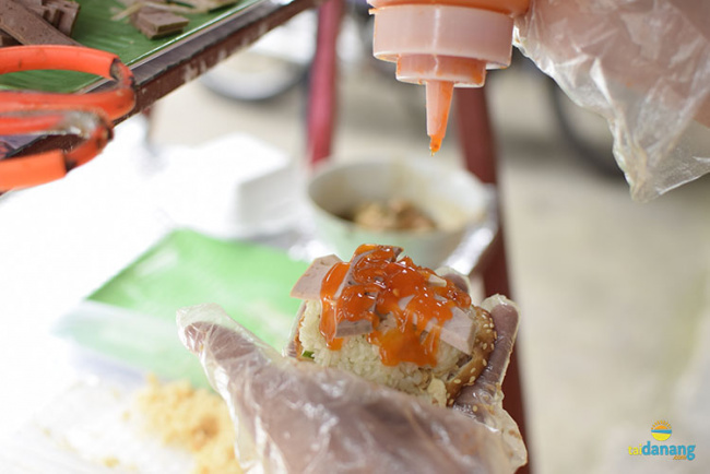 bánh xôi tiêu đà nẵng – món ăn kết hợp của sự sáng tạo