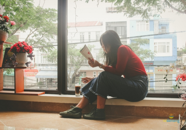 góc đọc sách – cafe cho mọt sách