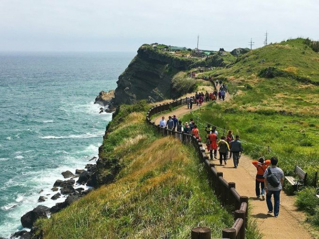 Từ ngày 1/6, khách Việt được miễn thị thực khi đến tham quan Jeju và Yangyang Hàn Quốc