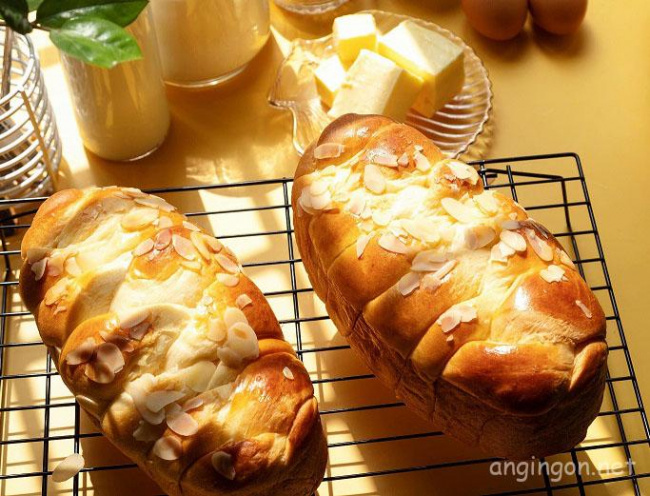 Cách làm bánh mì hoa cúc không tách bơ