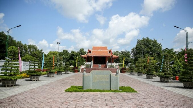 Experience visiting Ho Chi Minh memorial area Ca Mau
