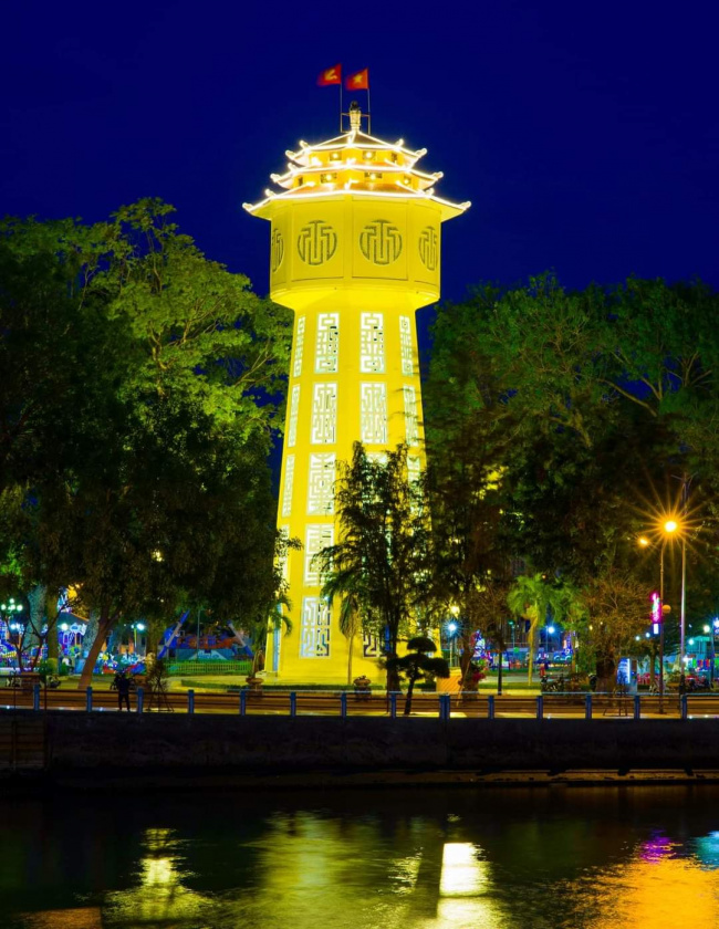 tháp nước phan thiết biểu tượng 90 năm tuổi của tỉnh bình thuận