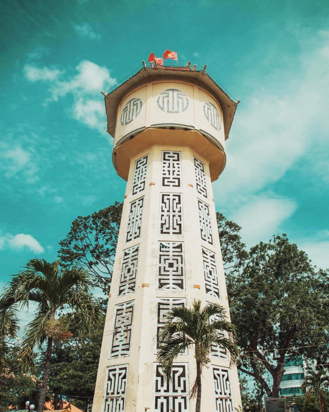 tháp nước phan thiết biểu tượng 90 năm tuổi của tỉnh bình thuận