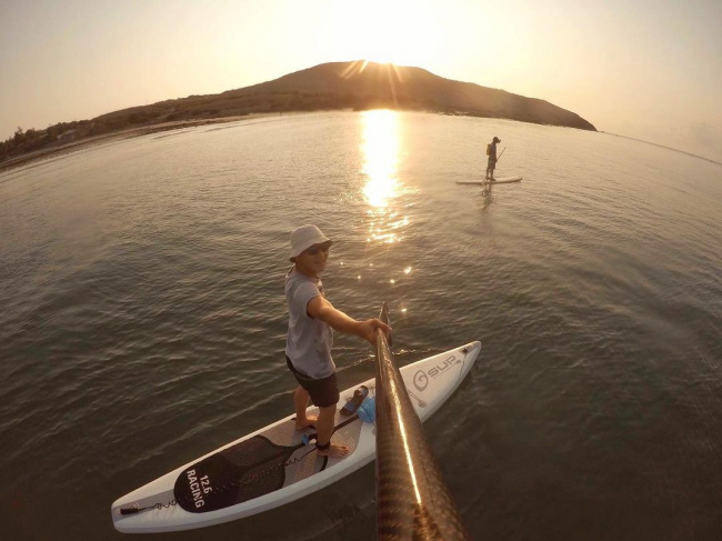 chèo thuyền kayak và thuyền sup ở mũi né bạn đã thử chưa?