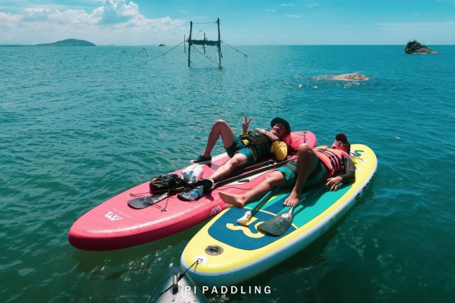 chèo thuyền kayak và thuyền sup ở mũi né bạn đã thử chưa?