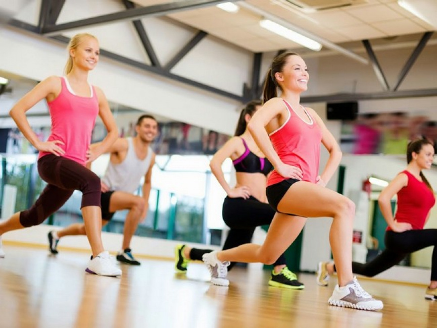 Nhảy aerobic hay tập gym giảm mỡ hiệu quả, eo thon và body quyến rũ hơn?