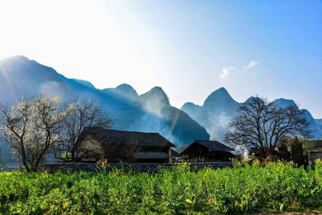 dong van plateau, fox street, tourist places in ha giang, speak quietly: dong van cao street is very beautiful, remember to visit once!