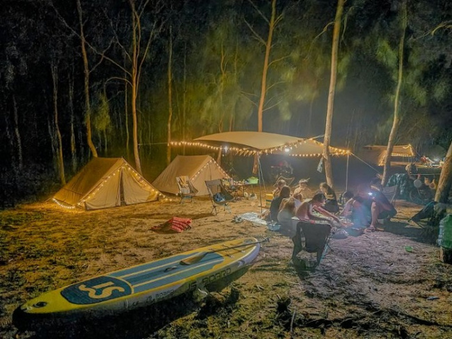 ba den mountain tay ninh, camping location, famous tay ninh tourist destination, picnic, experience night camping at dau tieng lake having fun
