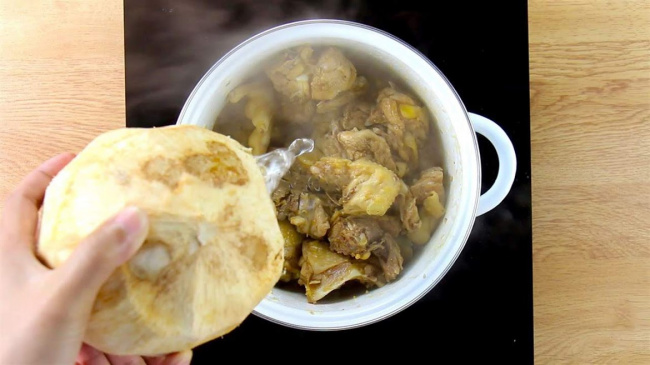 cách làm gà rô ti thơm nức mùi ngũ vị hương và ngọt ngào vị nước dừa