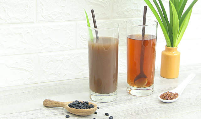 nước đậu đen và nước gạo lứt – 2 loại nước đẹp da tốt cho sức khỏe dành cho cả gia đình