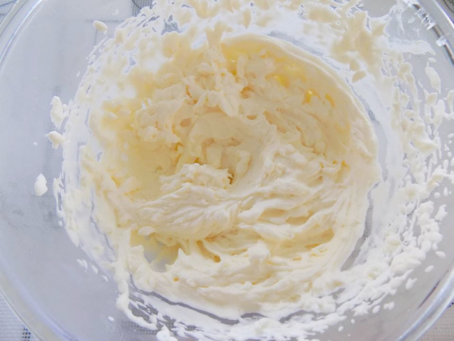 cách làm bánh crepe với lớp vỏ mềm mịn thơm ngon