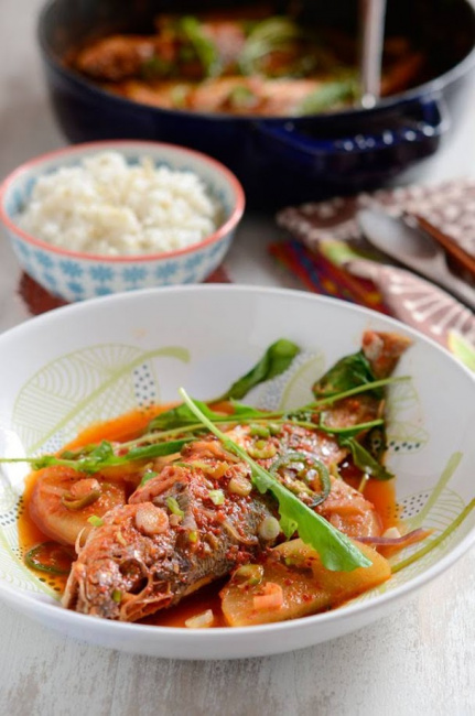 giải ngán với cá sốt củ cải mềm mọng hấp dẫn cho bữa cơm gia đình