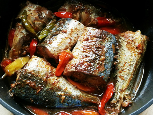kỹ thuật kho cá 3 lửa thơm phức, thịt cá chắc, đậm đà và không tanh