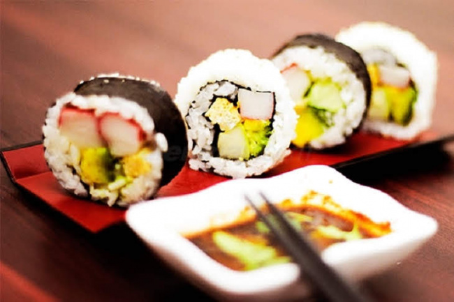 hướng dẫn chi tiết cách làm sushi dễ nhất quả đất cực ngon