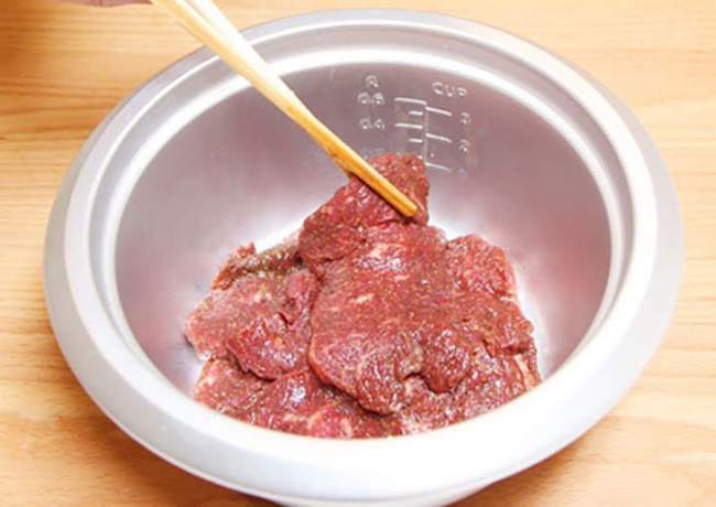 cách làm thịt bò khô bằng nồi cơm điện