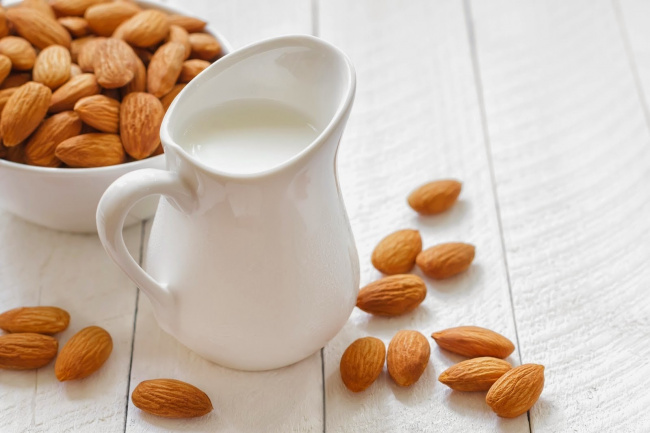 Tự làm sữa hạnh nhân dinh dưỡng trong 5 phút