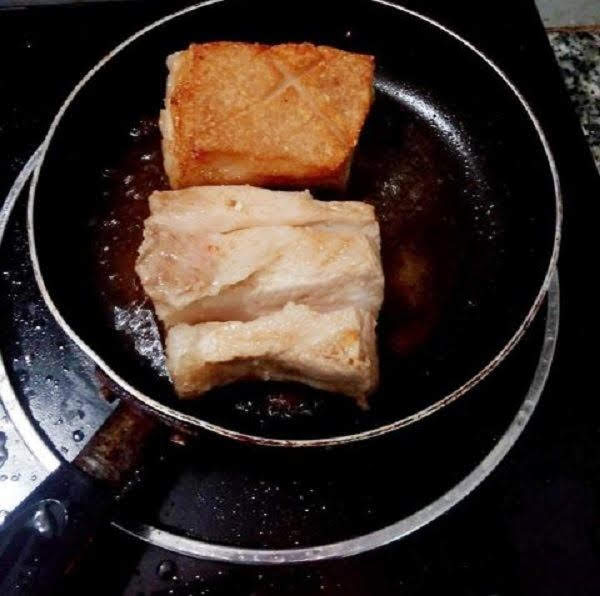 cách làm thịt heo quay giòn bì bằng chảo