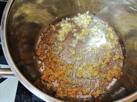 canh chua cá rô đồng nấu lá giang ngọt mát cho mâm cơm buổi tối