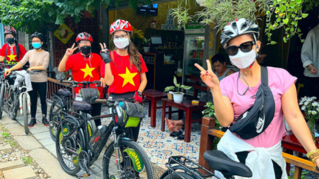 Three different historical discovery tours in Hanoi