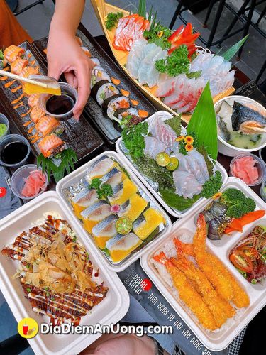Có 1-0-2 quán sushi tự phục vụ, lần đầu tiên tại Việt Nam cho khách bắt sống tại hồ
