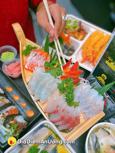 có 1-0-2 quán sushi tự phục vụ, lần đầu tiên tại việt nam cho khách bắt sống tại hồ