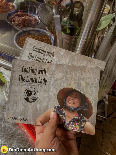 đi tìm “lunch lady” của vua đầu bếp anthony bourdain sau 13 năm nổi tiếng khắp thế giới