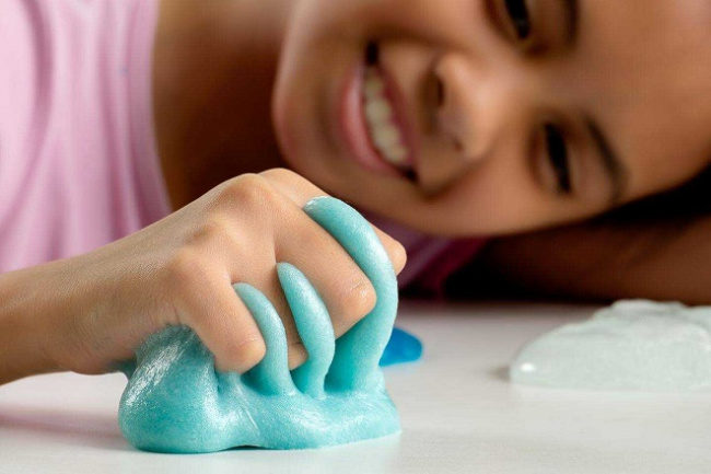 Cách làm slime tại nhà an toàn với trẻ nhỏ