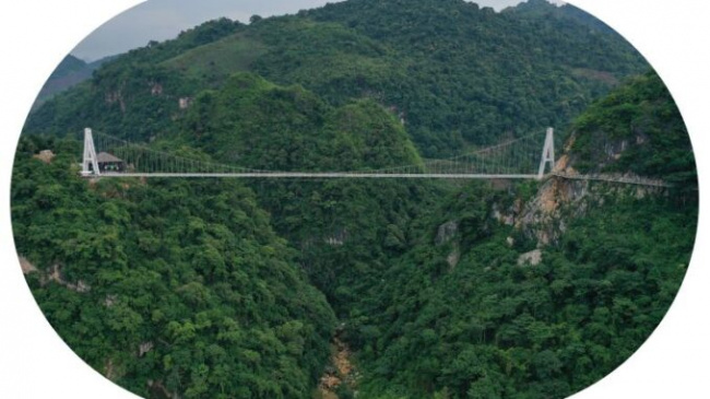 Moc Chau Glass Bridge recognized by Guinness record