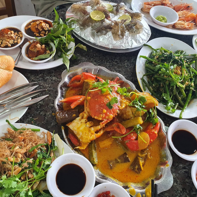 Ghé thăm Phong Cua: Nhà hàng cua bán chạy bậc nhất Sài Gòn