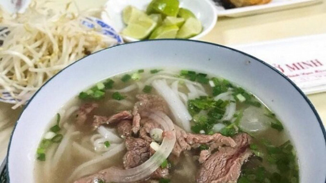 Review delicious pho restaurants in Saigon, eat once, and fall in love!