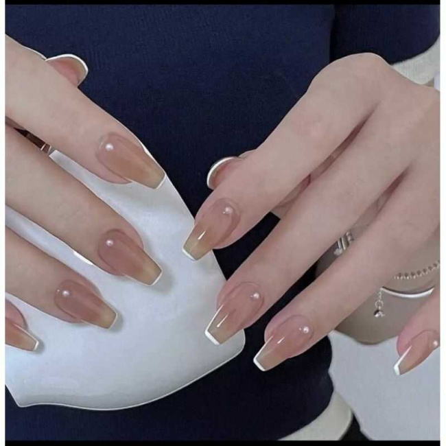 Bạn muốn làm mới bộ sưu tập móng tay của mình? Hãy thử với những mẫu nail màu thạch cam tinh tế và độc đáo nhất chỉ có tại đây!