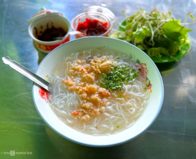 binh dinh specialties, binh dinh tourism, central delicacies, shrimp noodles, vietnamese cuisine, shrimp vermicelli – binh dinh’s favorite breakfast dish