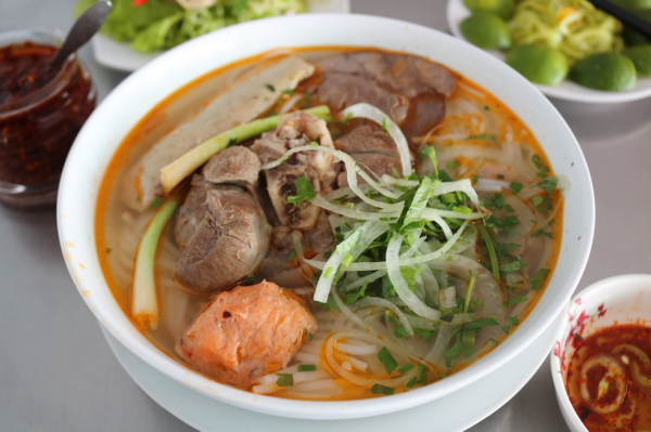 top 6 quán bún bò bình thạnh ngon giá rẻ chuẩn hương vị cố đô