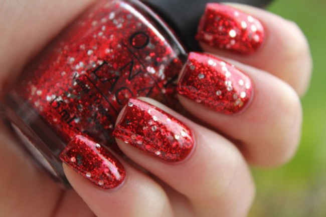 nail đẹp, những kiểu sơn móng tay màu đỏ mận được yêu thích nhất